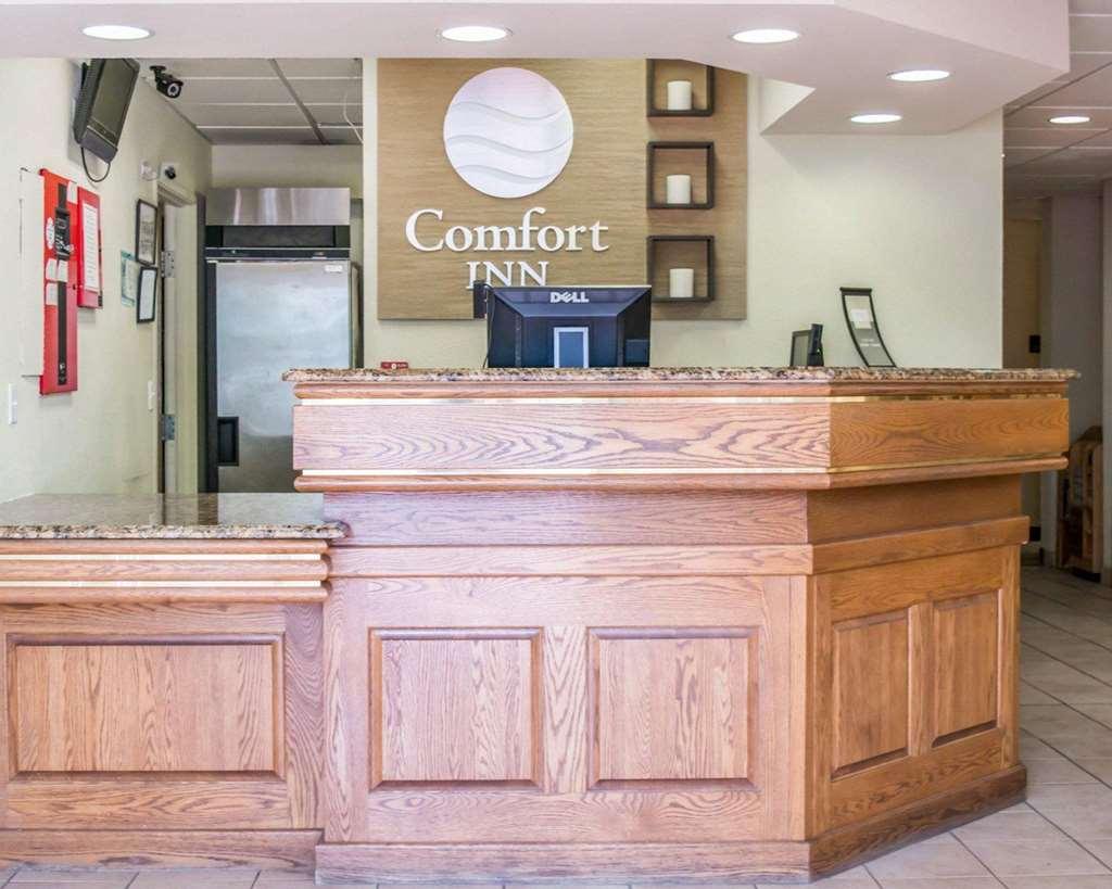 Comfort Inn Fort Myers Northeast מראה פנימי תמונה